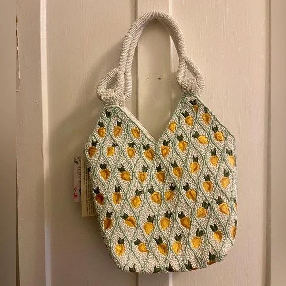 NEW Elegant White & light turquoise colored beaded bag with lemon 🍋 design - Picture 3 of 7
